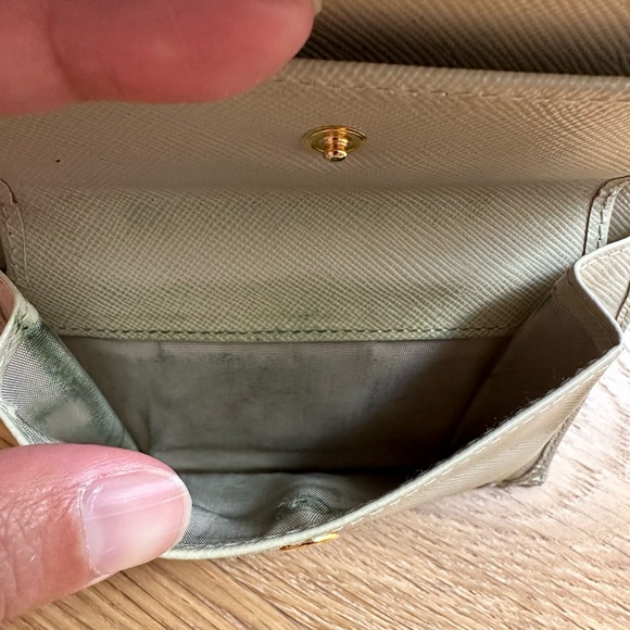 Authentic Prada saffiano wallet - Picture 6 of 9